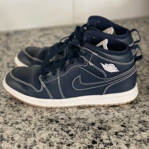 Nike Kids Air Jordan Mid Top Navy Blue US 3 UK 2.5 EU 35 - Excellent condition